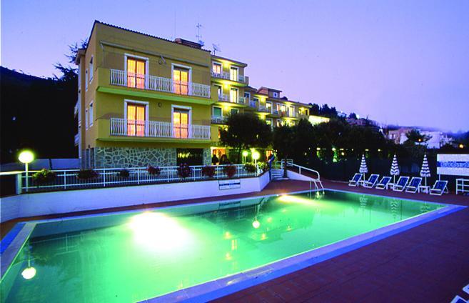 Residence I Morelli Пиетра Лигуре Екстериор снимка